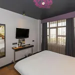 Tulip & Hotel