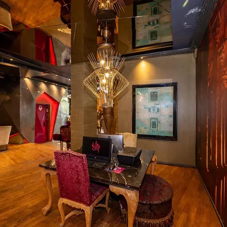 Tulip City Hotel & Spa - Istanbul Taksim Pera City Center מלון
