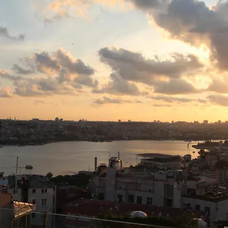 Tulip City Hotel & Spa - Istanbul Taksim Pera City Center 4*