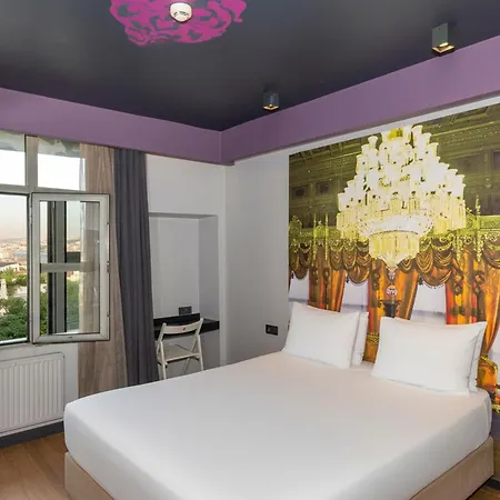 Tulip & Otel